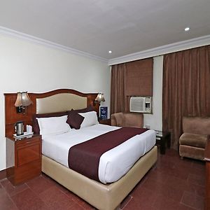 Oyo 11647 Hotel Metro